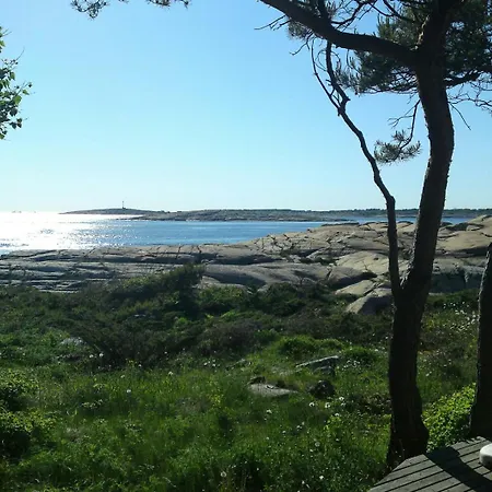 The Summer House On The Rocky At Skjærhollen