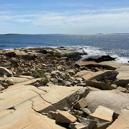 The Summer House On The Rocky At *