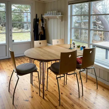 The Summer House On The Rocky At