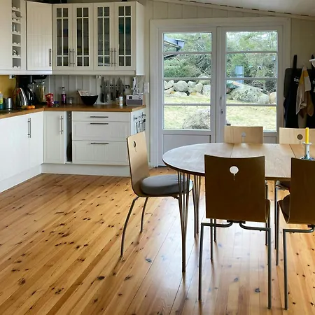 Semesterbostad The Summer House On The Rocky At *