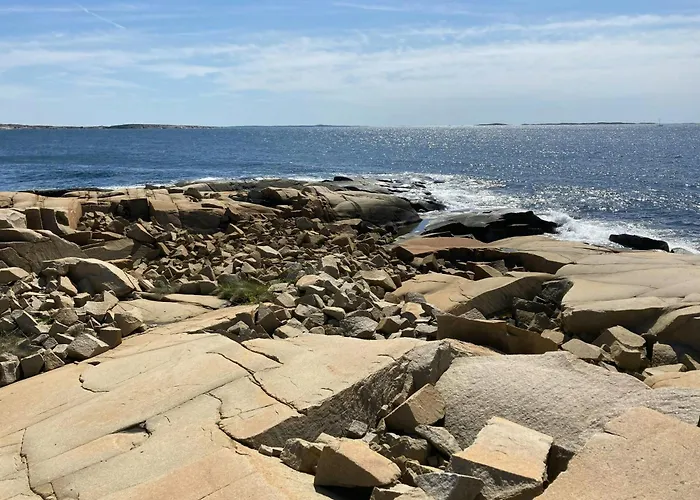 The Summer House On The Rocky At *